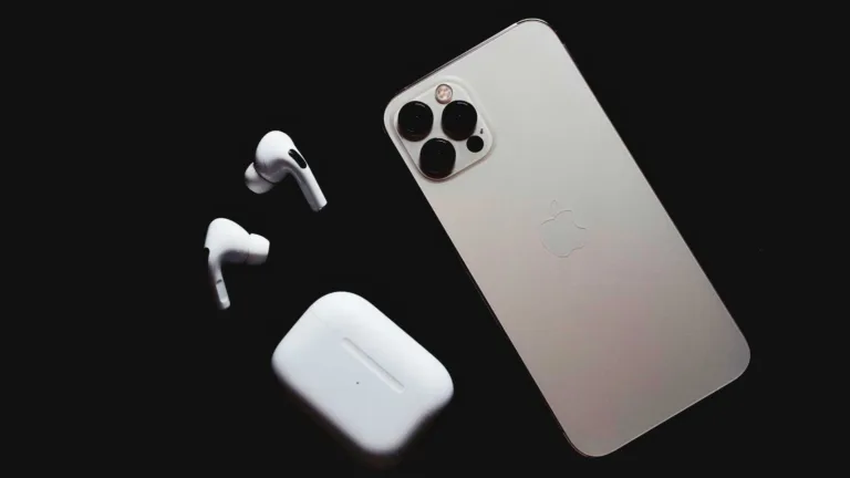 Apple AirPods with EEG Technology: The Future of Wearable Health Monitoring