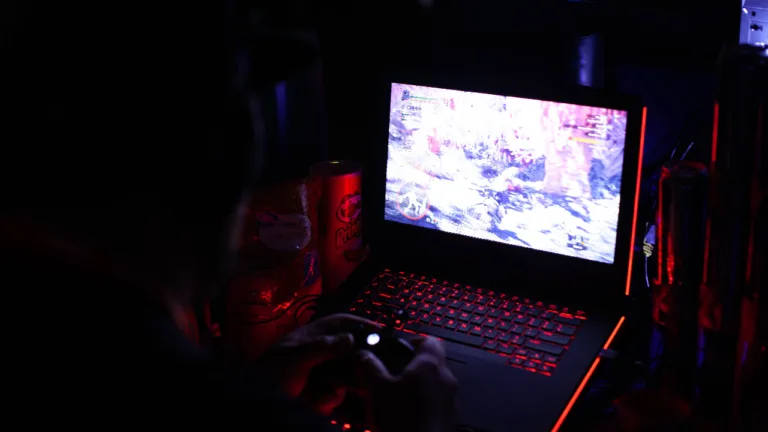 How to Protect Your Laptop from Overheating While Gaming
